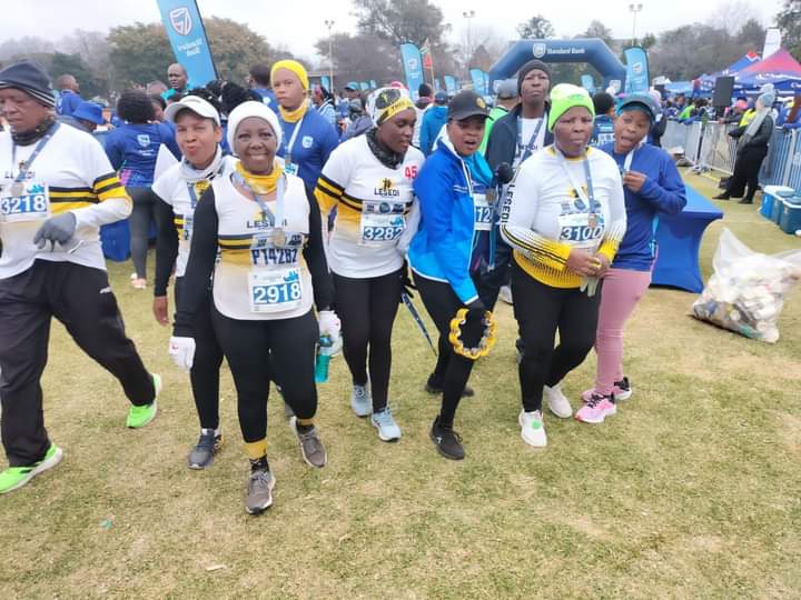 LesediClub's tweet photo. Standard Bank Winter Race💃💃💃 #FetchYourBody2023 #Running #IPaintedMyRun #Marathons #Ichoose2beActive #RunningWithTumiSole https://t.co/50lX72spSj
