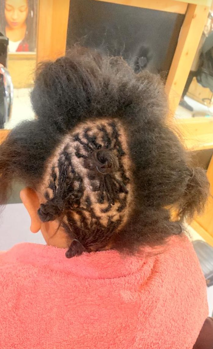 jackevylevy's tweet photo. OFFER!!🇰🇪🇰🇪🇰🇪OFFER!!!!OFFER!!!
We are excited to announce a special offer on our Sisterlocks services! For a limited time, we are offering Sisterlocks installation for just ksh15,0
O0

#blackgirlmagic #healthyscalptreatment #interlocks #location #locjourney #loc #paulinenjoroge https://t.co/gpzXiZfJrm