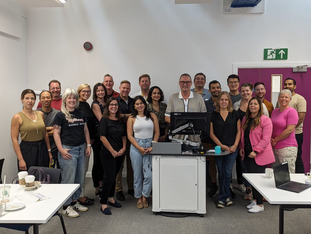 Pleasure to teach University of Toronto @UofT health MBA students this week as they visited London as part of their programme which also takes them to Singapore and San Francisco. Also, thanks to our guest speakers @LordNigelCrisp @tara_donnelly1 @RichardDMurray1 @SamanthaJonesUK