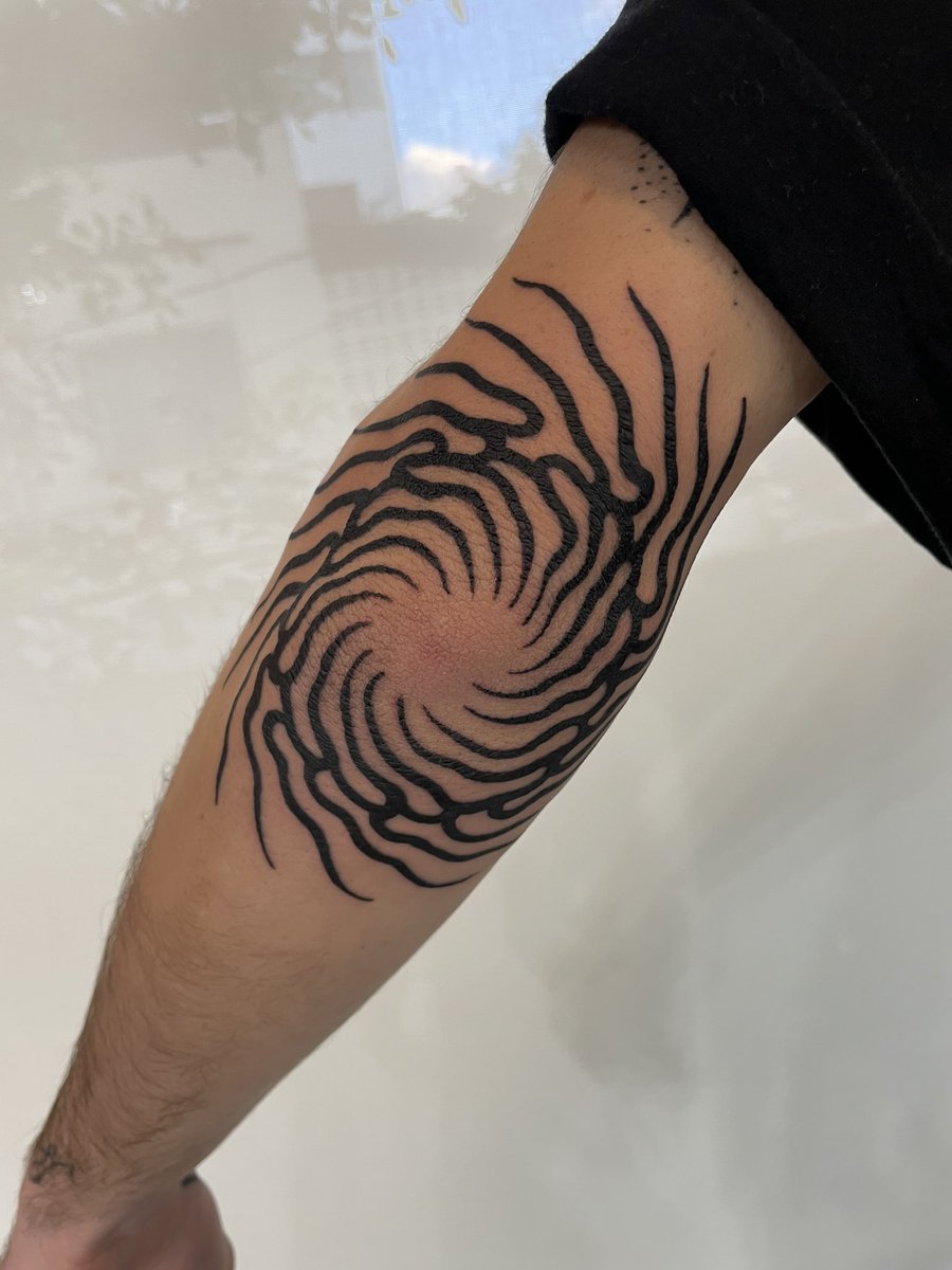 bixxao's tweet photo. minha nova favorita, chique demais, tatuem com @ seco__________ !!!!! (rede vizinha https://t.co/vmldUNw1em