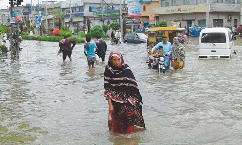 GirdopeshC's tweet photo. صوبہ پنجاب کے دارالحکومت لاہور میں شدید بارش کے باعث نشیبی علاقے زیر آب آگئے، بجلی کی فراہمی کا سلسلہ معطل اور نظام زندگی درہم برہم ہوگیا۔
شہر میں آج بارش کا سلسلہ صبح تقریباً 7 بج کر 15 منٹ پر شروع ہوا اور واسا لاہور کی جانب سے اب تک کے جاری کردہ اعد

https://t.co/pFbOjGGmTs https://t.co/Hmbn8U14bY