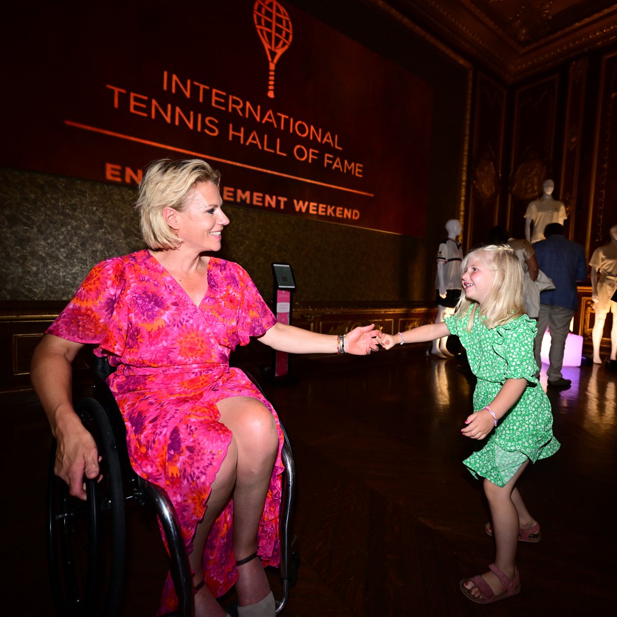 TennisHalloFame's tweet photo. #EnshrinementWeekend has officially started! ✨
Last night's Courting Fashion at Ochre Court kicked off the celebrations, featuring some of the ITHF collection's most iconic fashions on display, cocktails, and dancing the night away 👗🥂 https://t.co/tNFbXPyv9f