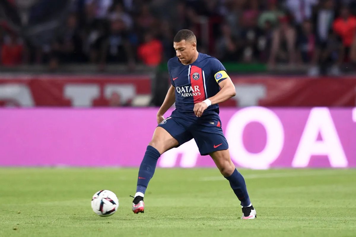 FInfodata's tweet photo. 🚨⚽️ The transfer market may be up for a surprise as Al-Hilal reportedly shows interest in acquiring Mbappé. 

With their recent ambitious moves, could they persuade him to embark on a new journey in the East, even if just for a season? 

#TransferNews #Mbappe https://t.co/USkQ5pu2uZ