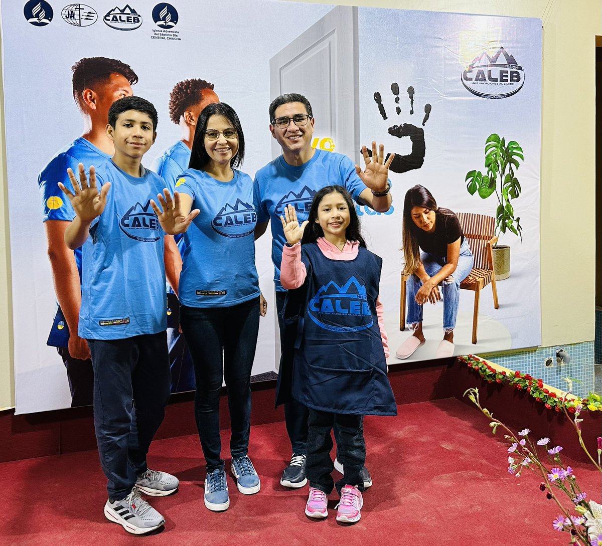 Pr_JaimePerez's tweet photo. Este viernes llegamos a Chincha junto a los jóvenes de la MPCS (@adventistasmpcs) para participar de “Misión Caleb”, obra misionera, evangelismo, acciones solidarias. 
Con la bendición y poder de Dios impactaremos esta ciudad con el amor de Jesús.
#MisiónCaleb https://t.co/B2F23nB30O