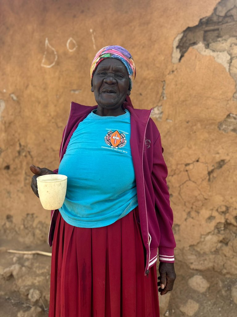 FionnaCSmyth's tweet photo. I’m in Nakuru Kenya with the incredible women’s community I work with - we’re sorting out #fuelefficientstoves and rain water catchment tanks - to support the community and save the #climate if you want to help you can give to https://t.co/mPdMrMWNab https://t.co/8ZxteVpWrp