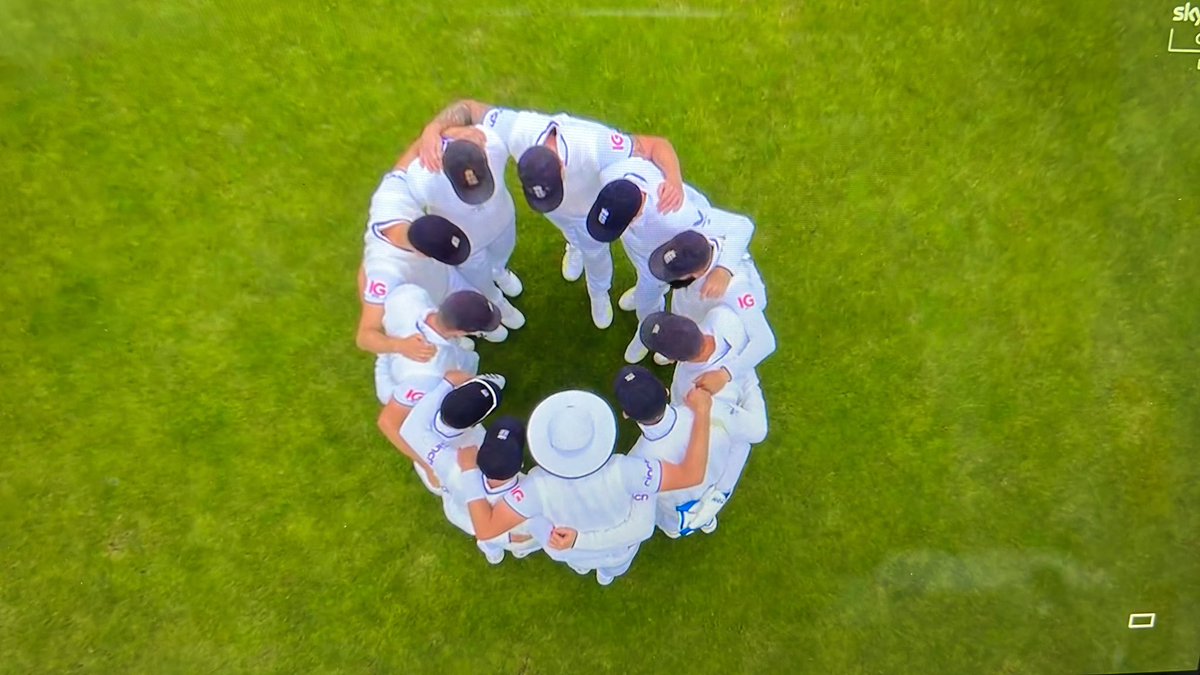 JUSTIN_AVFC_'s tweet image. Come on lads !!! 

This looked an impossibility this morning!! 

We have to take advantage and very very quickly!!!! 

#6ToGo #Ashes