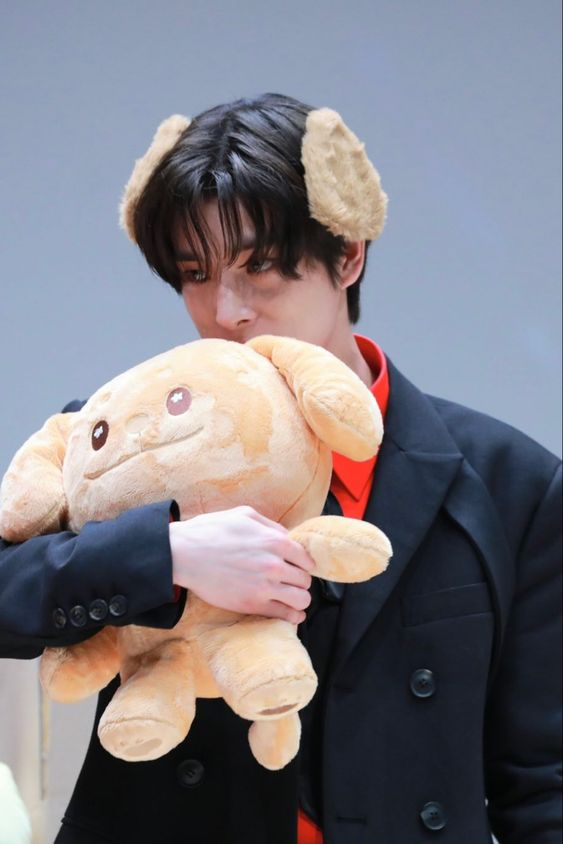 whofeelmanage's tweet photo. Hi guys, My name is Rookie and Barbie's puppy 🐕🥺

— #JaturathitAfterParty #4SCPromnight https://t.co/umMIzf3Vim