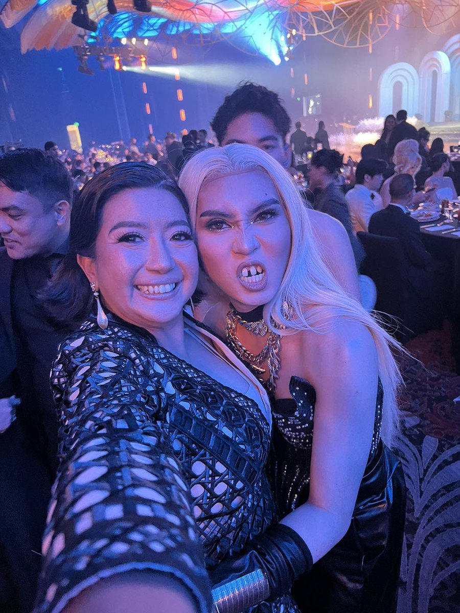 GMA_PA's tweet photo. LOOK: Kara David 🤝 Mima Sassa Gurl 

#GMAGala2023 https://t.co/jpRoj7qc8b