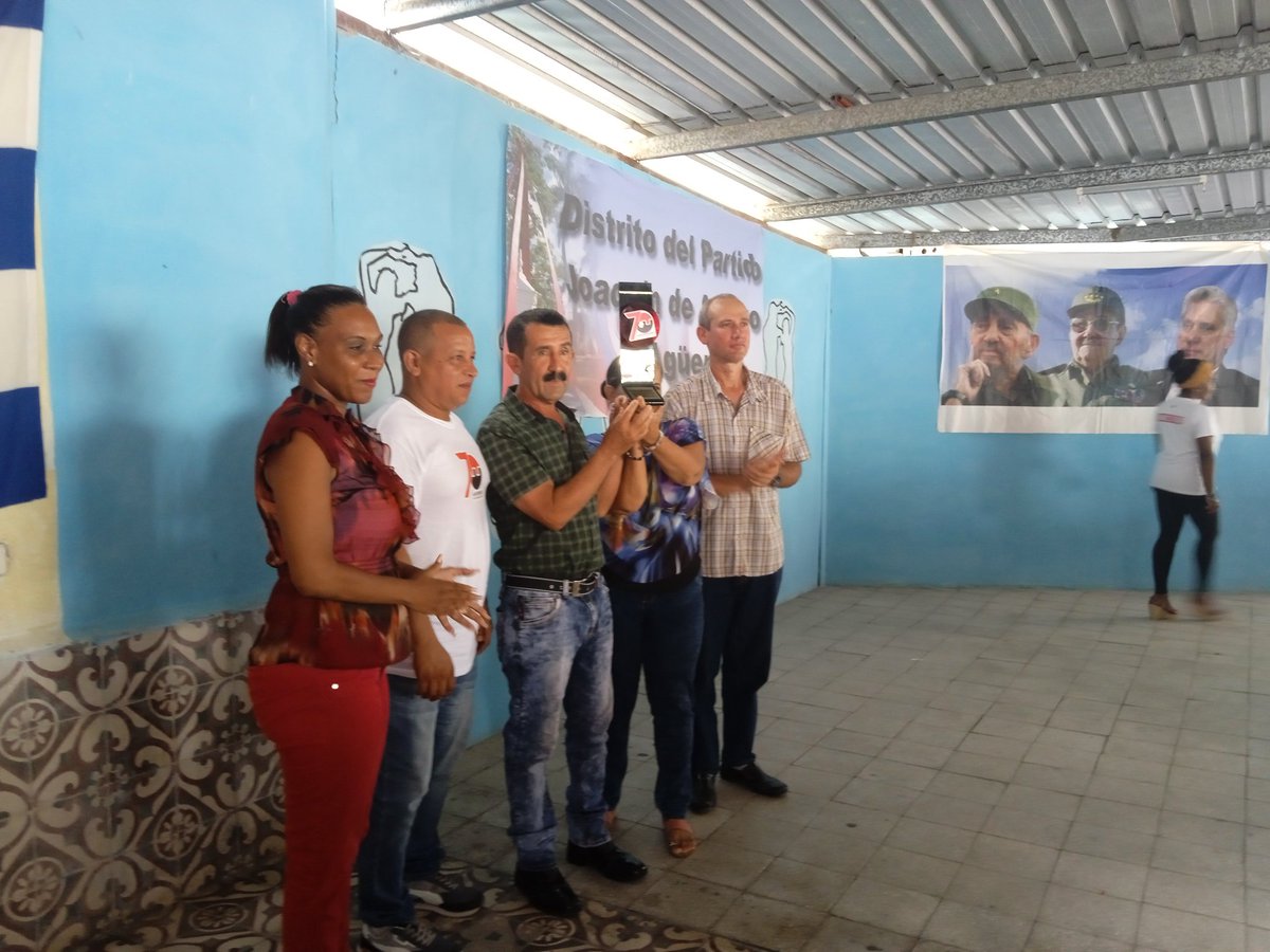 #70Moncadas #26deVictorias Celebran en el mcpio de #Camaguey acto por la gesta de Moncada .Entregan carnet a nuevos militantes del #PCC.Reconocen a organismos  y productores destacados <a href="/tvcamaguey/">Televisión Camagüey</a>