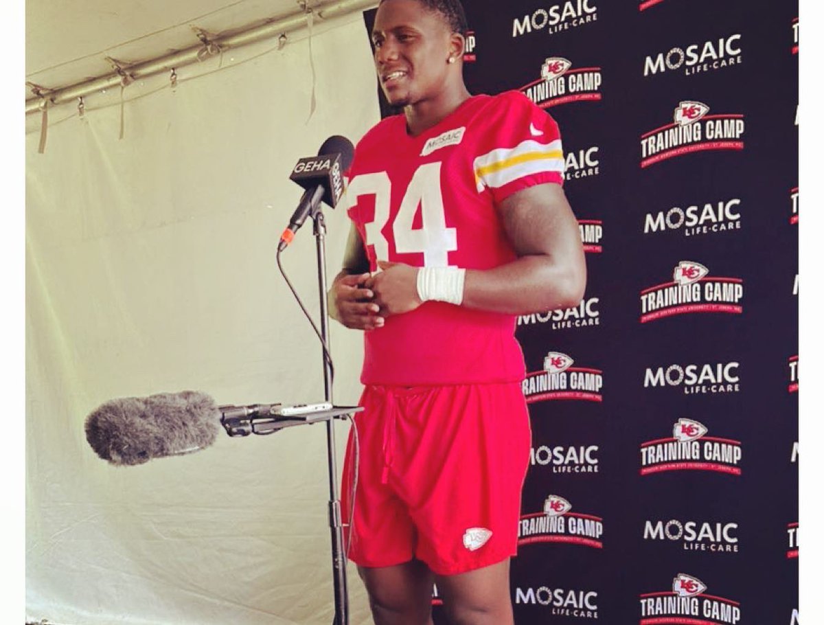 mavengclub's tweet image. Dear God,Please take this moment in this young man’s life and use him to give You glory and praise.Take his passion for this sport, may it light up with Your Love. No hurt, harm or danger will come his way and form against him IJN😇 #manvelhighschool #HokaHey #perseverancepaysoff