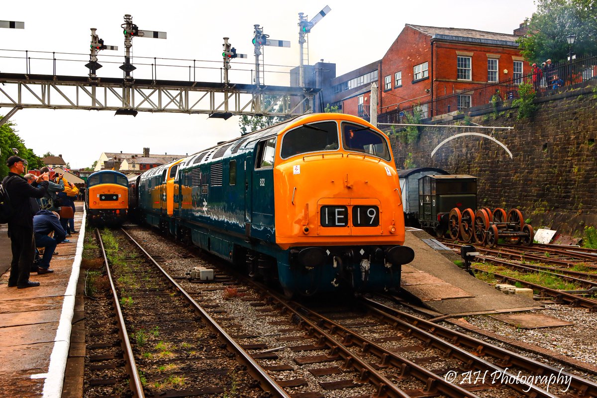 andrew_herny's tweet photo. Another photo from the @eastlancsrly Diesel Gala as @elrdiesel Class 42 'Warship', 832 'Onslaught' leads @svrofficialsite based compatriot D821 'Greyhound' out of a packed Bury Bolton Street, with a service to Heywood. #EastLancsRailway #ELRDiesel #DieselGala #Warship #Class42 https://t.co/erQU5ga8xh