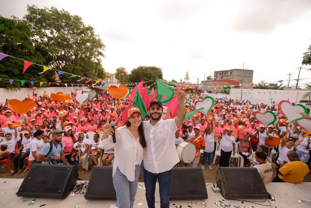 ErasmoZB's tweet photo. Hoy recuerdo la frase de mi abuela Saray, “cuando se quiere se puede”, una mujer optimista e incansable, características propias de las mujeres cordobesas.

Voy a darlo todo por ustedes🧡Gracias por recibirme con tanto cariño en Los Córdobas junto a mi amigo Juan Carlos Yances https://t.co/7x4ylGD36K