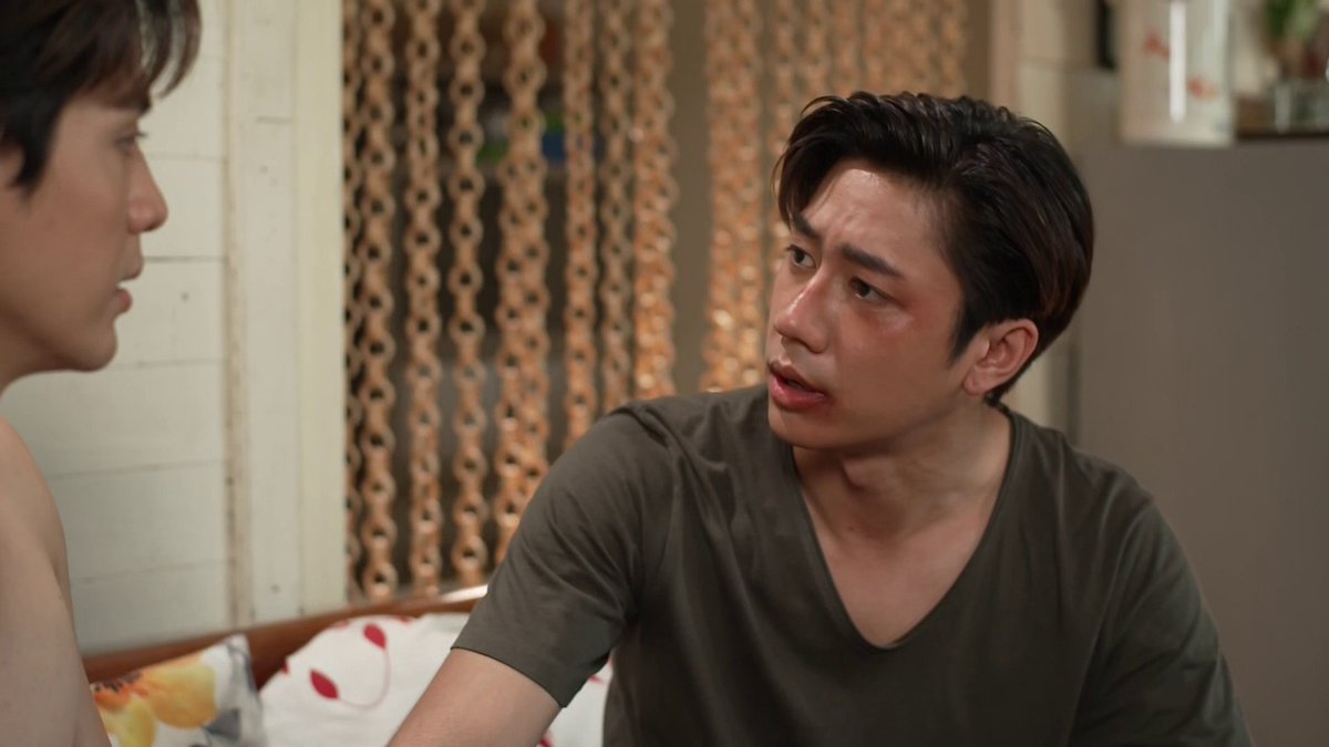 onehdthailand's tweet photo. โอเค ไม่ไปโรงพยาบาลแผลไม่ใหญ่ๆ เคๆ ทำแผลที่นี้แหละเนาะ เคๆเลยฌานเชื่อๆๆๆๆๆๆ เชื่อแบบเชื่อออออออออออออออออออออออออออออออออออ #LawsofAttraction_Ep2 https://t.co/kpqg01yfmL