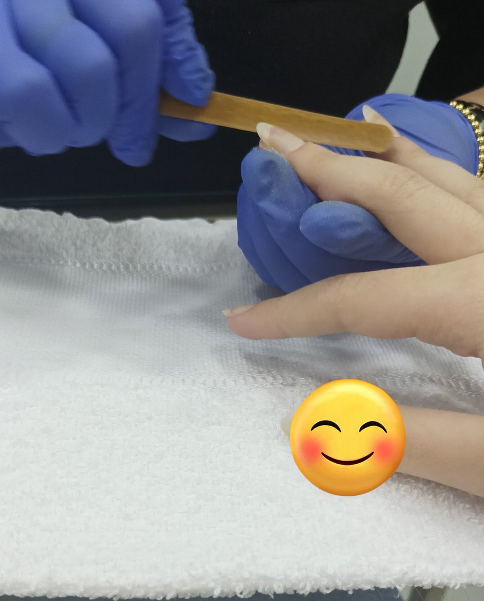 Peripescias's tweet photo. AMANHA TEM PIWON
 Fznd unhas para o keeho me ver bem gata ( a mão de 15 cm scr) https://t.co/BBeL8AmFie
