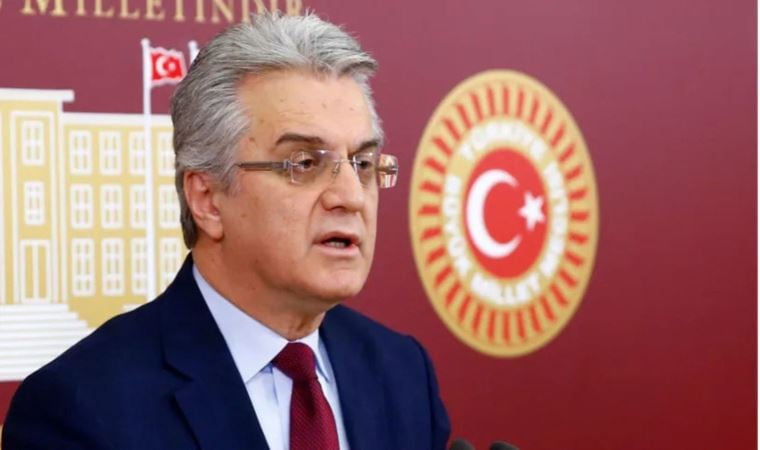 CHP Genel Başkan Yardımcısı SN. <a href="/bkusoglu/">Bülent Kuşoğlu</a> na 2022 ek atanmayan öğretmenlerimizin çektikleri kabir azabını anlatttım. "Partiler üstü bir konu olduğu için SN.<a href="/RTErdogan/">Recep Tayyip Erdoğan</a> dahil görüşmeye hazırız. Ağustos sonuna kadar atanabilirler. Üzerimize düşen katkıya hazırız." dedi.