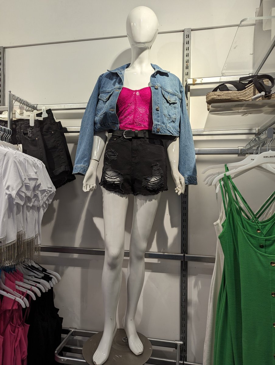 AlhambraCentre's tweet image. Summer styles for every occasion 😍☀️ Treat yourself to the perfect outfit for BBQs, beach days, picnics and more at @SelectFashion in the Alhambra! 🙌

#SlayInSelect #SelectStyle #SummerFashion