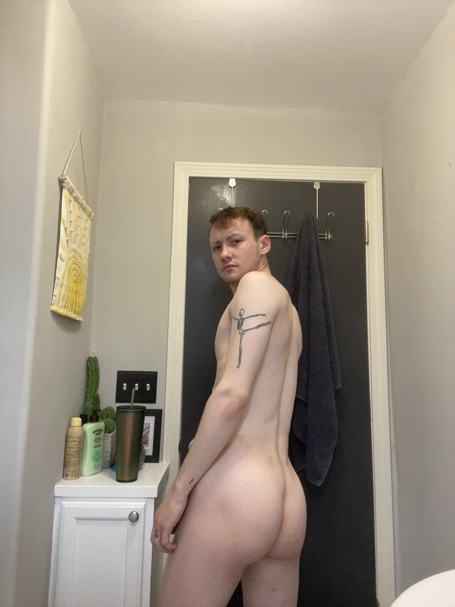 willthegay's tweet photo. pov: you walk in on me about to shower.
that’s the tweet. https://t.co/9oaP4h4gIb