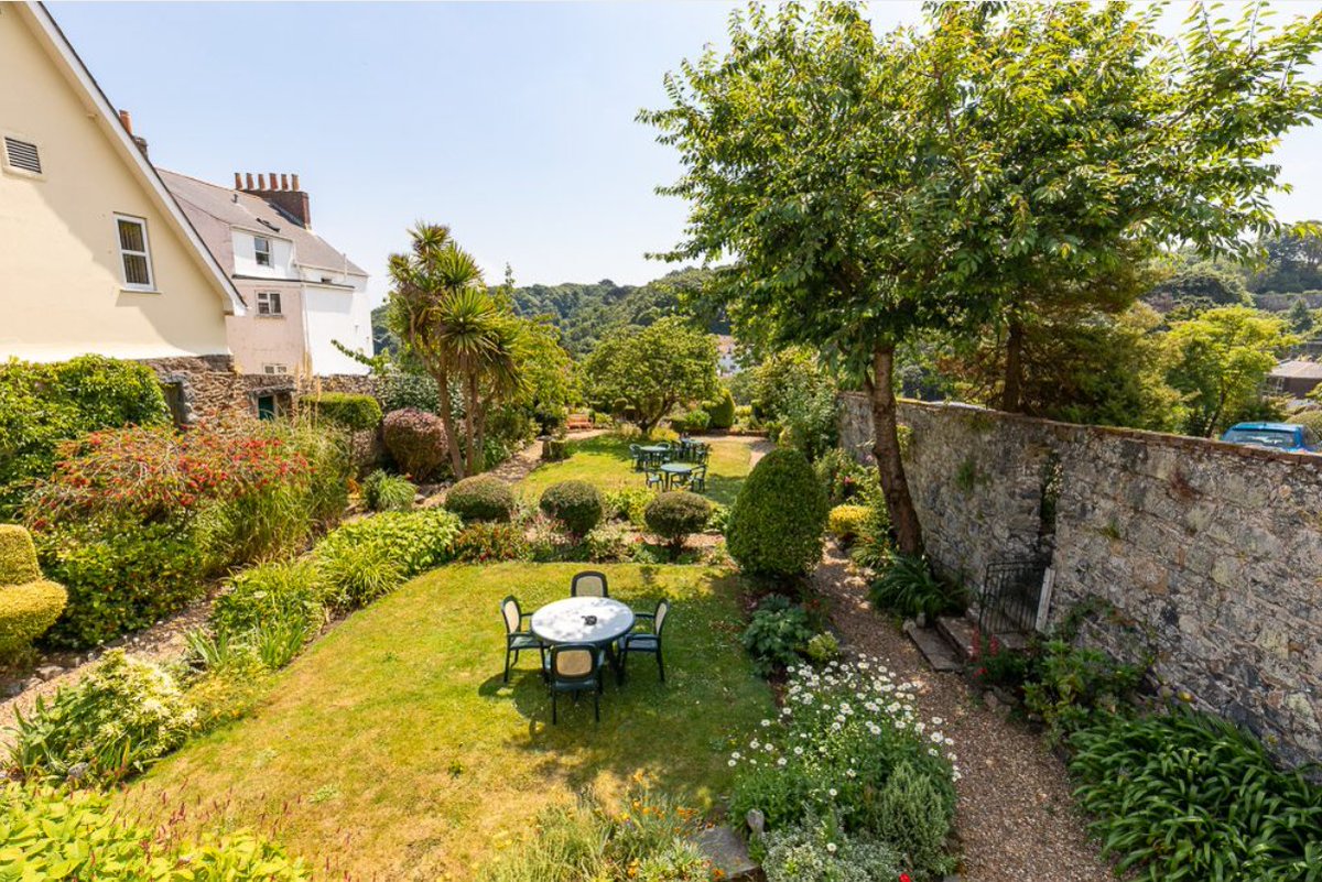 Escape to Guernsey 🏖️☀️
5nts from £539pp 

📆 16 Jul-30 Sep 23
✈️ Gatwick, Birmingham, Bristol, East Midlands, Exeter, Manchester or Southampton
⛴️ Poole with a standard car

🏨 2🌟 Pandora, St Peter's Port
🍳 Breakfast

Discover more about this offer : premierholidays.co.uk/offers/autumn/…