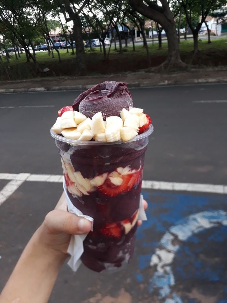 food_porn17's tweet photo. Açaí com frutas https://t.co/08KVnNUqTC
