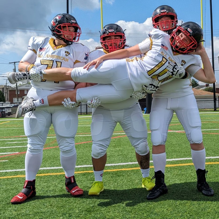 MN_Vixen's tweet photo. Getting ready for the @WFAfootball All-American game today. 
#FeartheFox #grateful #teammatesforever #MNVixen https://t.co/s9y9jZh5za