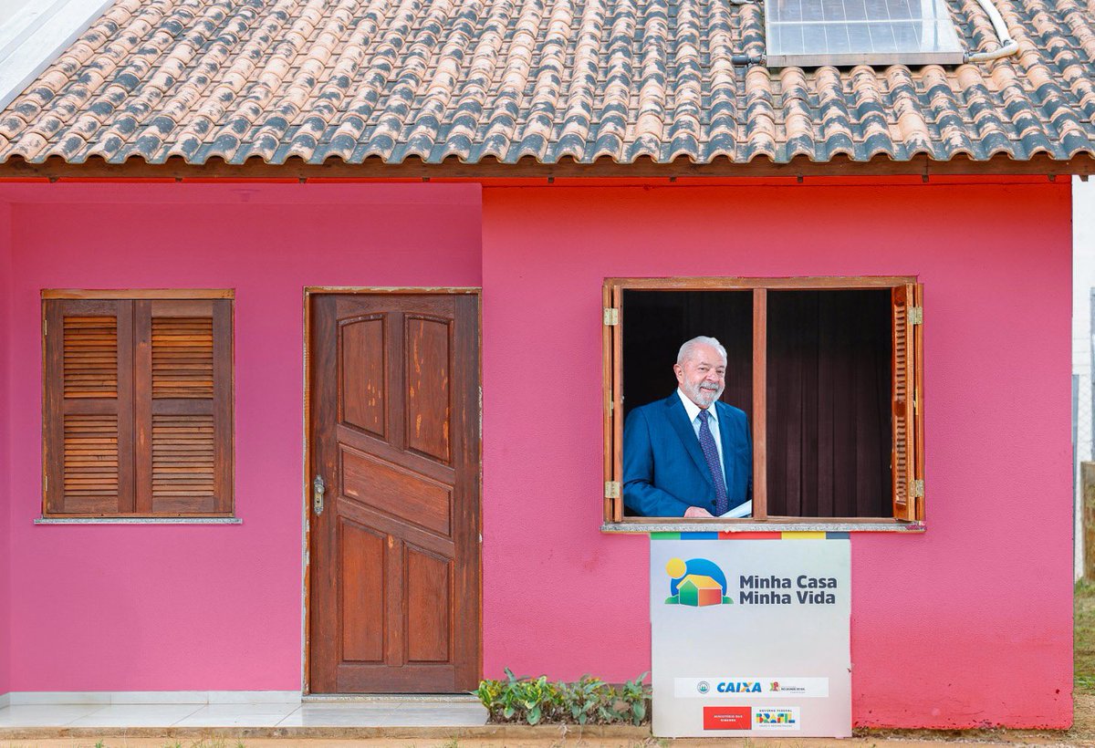 E se a Barbie recebesse uma unidade do Minha Casa, Minha Vida?