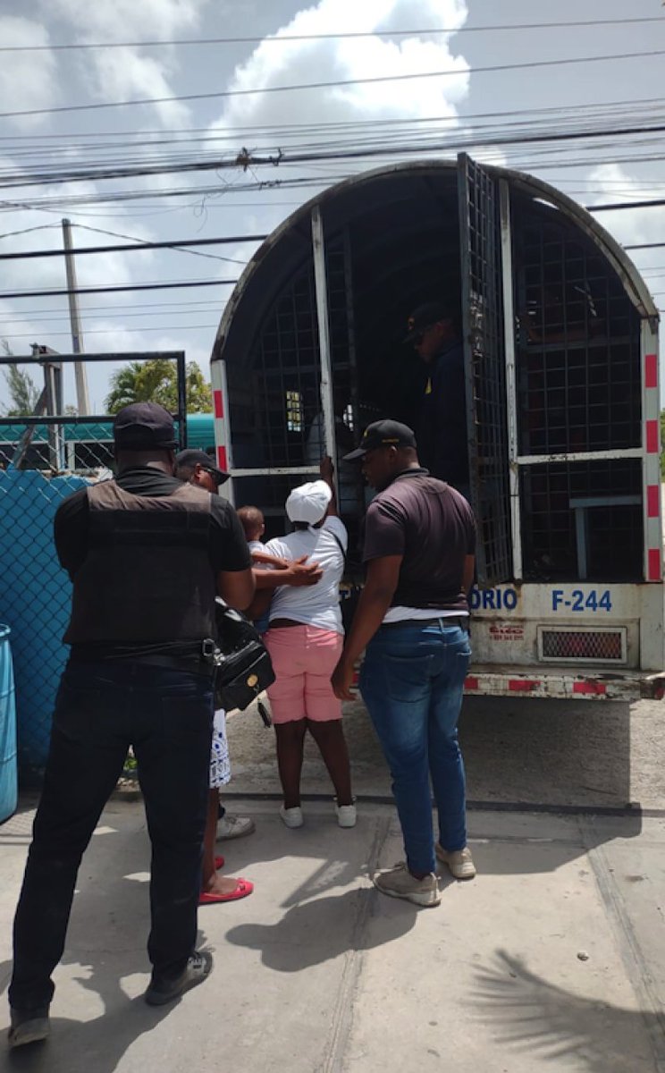 #LaRepúblicaLD l Denuncian Migración detiene a haitianas en Maternidad Higüey

listindiario.com/la-republica/p…

#ListínDiario