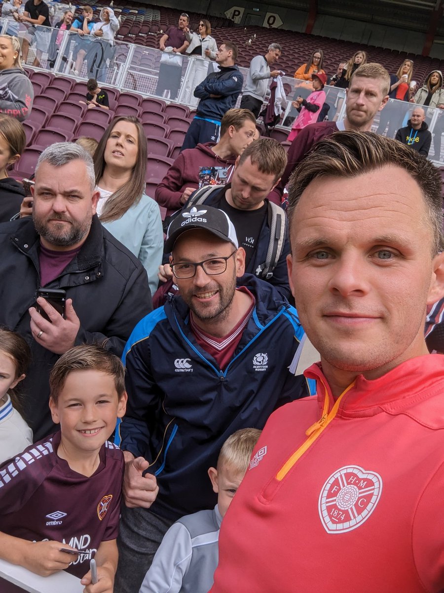AllanDoak's tweet photo. One very happy jambo today!! Was buzzing to meet the @JamTarts players today!! #JamTarts https://t.co/8vVdddxJAc
