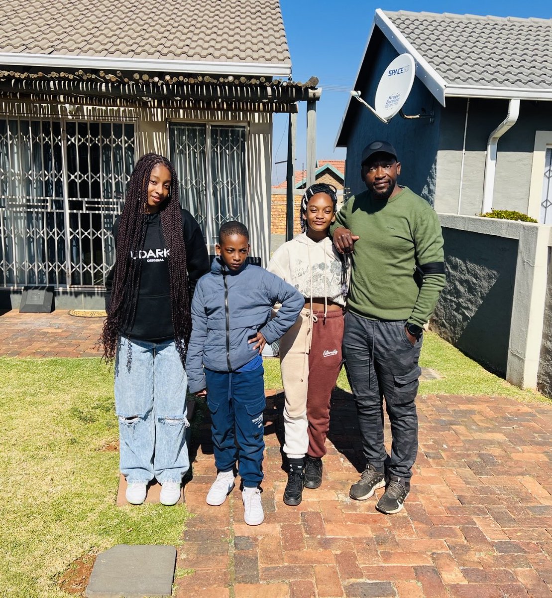 TUMI02GP's tweet photo. Just Saturdaying with The Gang
#TumiAndTheGang
#BeingDaddy https://t.co/d8W6P9bXnj