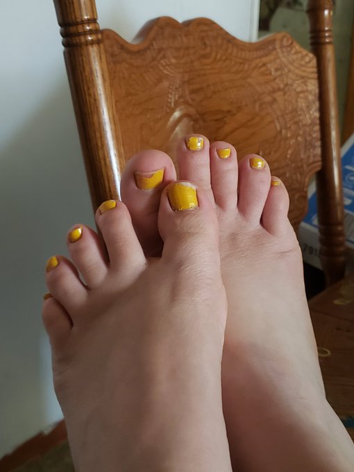 I am in DIRE need of a pedicure!!! Anyone want to help pay for one? I'll let you pick the color and ill<a href="/tag/footfetish"class="tags"><span>#footfetish</span></a><a href="/tag/pedicure"class="tags"><span>#pedicure</span></a><a href="/tag/pedi"class="tags"><span>#pedi</span></a><a href="/tag/feetfetish"class="tags"><span>#feetfetish</span></a><a href="/tag/cashapp"class="tags"><span>#cashapp</span></a>