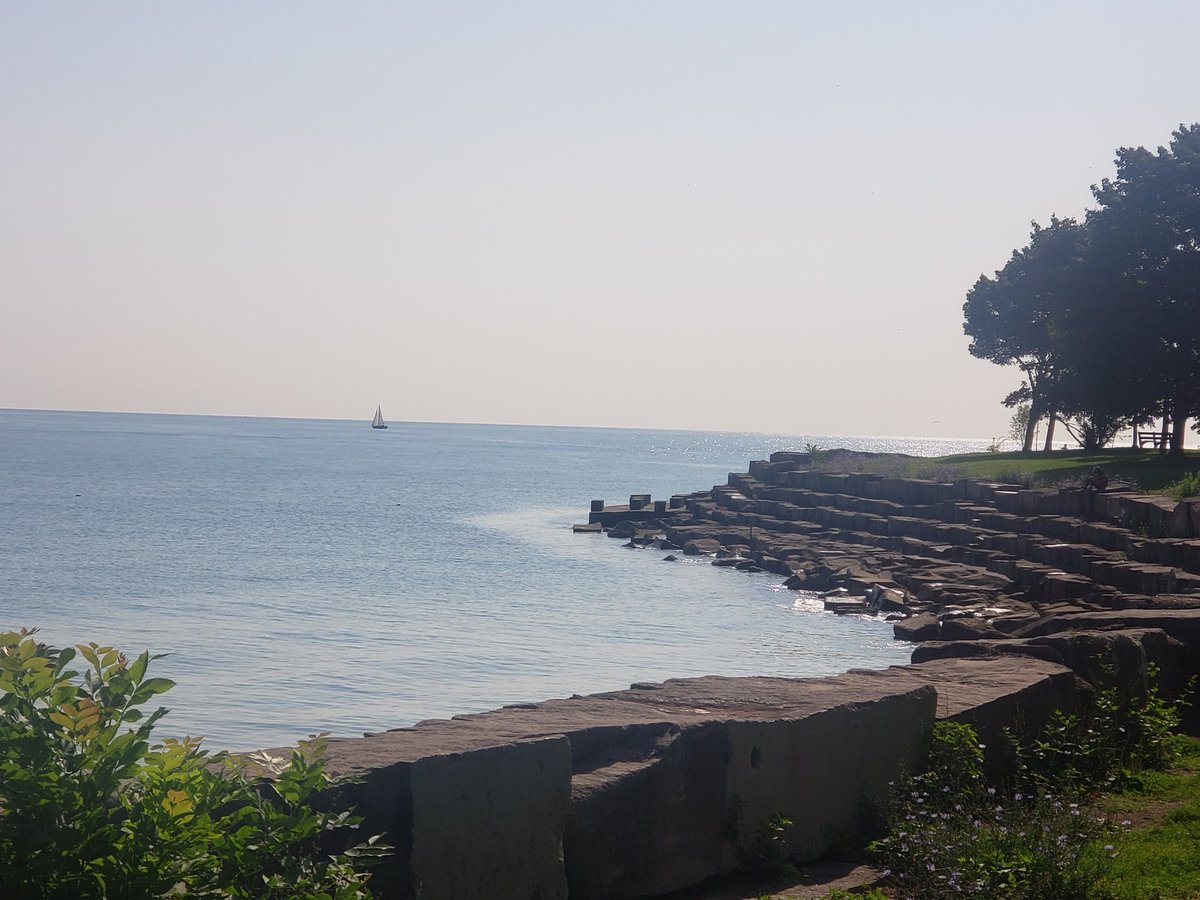 Good Sailing Weather today on Lake Michigan, Good Luck to the Racers Today, #Chicago https://t.co/eGyOhw5vE0