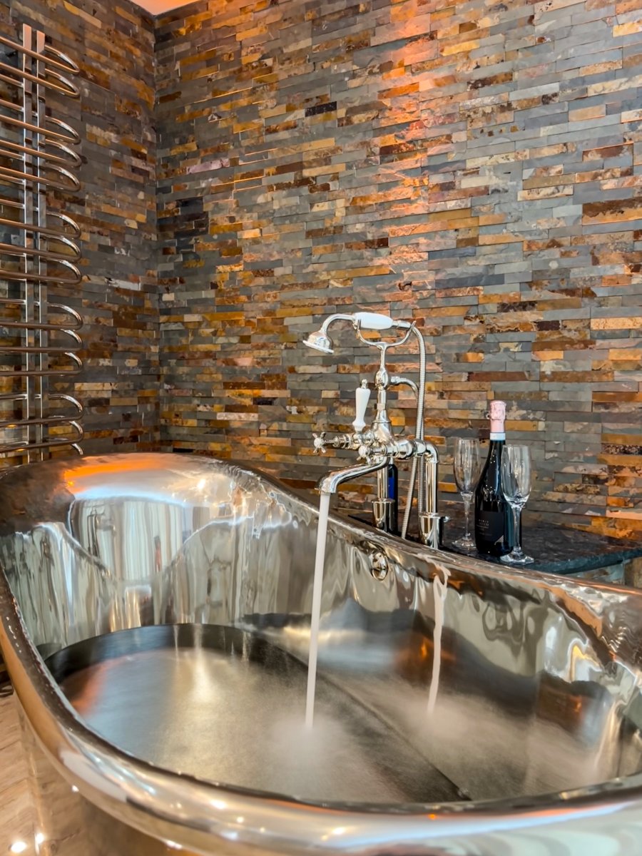 Wooldown Holiday Cottages tweet media