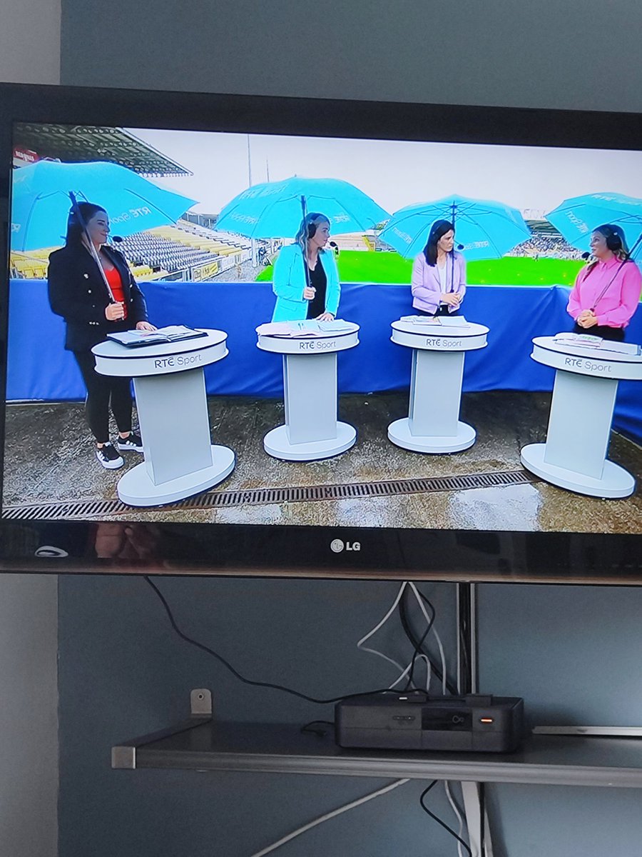 No flipflops there today for the presenters.😅 #rtescandal