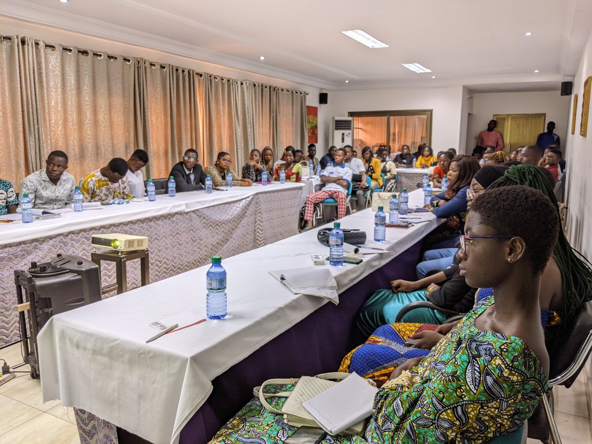 PolongaPyabalo's tweet photo. #Conférence des #Jeunes #Leaders à Kara.

Partage d'#opportunités de #voyages, jobs, #Stages et #emplois avec le #président de #AIESECINKARA 

Ça été difficile mais on l'a fait. Aujourd'hui plusieurs #jeunes sont fiers de Nous (#CRECOMMUNICATION) https://t.co/ip2QK0iTSW