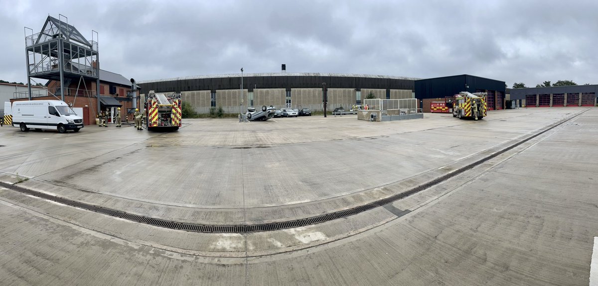 Pleasing to see so many aspiring junior officers at the North District Incident Command Development Day, with firefighters getting a feel for ‘sitting in the front seat’ and dealing with a multitude of incidents 👍