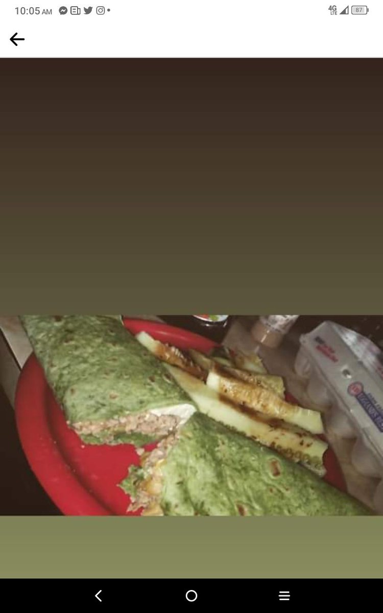 DoreneShaver1's tweet photo. #tuna #freshmozzerella #cucumber 🥒 #minnnibellpeppers🌶️ #balsamic on a #spinachwrap🥙 side of #tortillachips even my #tastetesterapproves😋🔥#summerfoods #healthy n #delicious 😋 https://t.co/rWbVwUbAfH