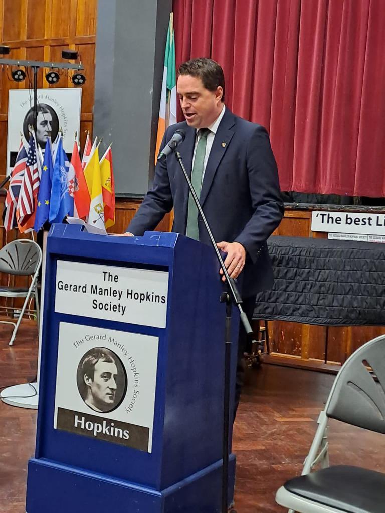 martinheydonfg's tweet photo. I welcomed US Ambassador Claire Cronin to Newbridge last night to officially open the 35th international Gerard Manley Hopkins literary festival. A significant attraction that brings visitors to South Kildare from all across the world. https://t.co/COexg5rZiC