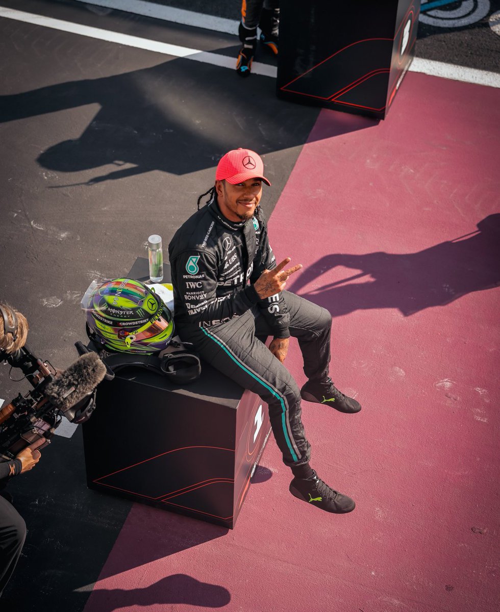 I giudizi in Formula Uno sono troppo spesso schiavi dei risultati. 
Si elogia un pilota finché vince e si azzera tutto se non lo fa.
Si passa da “Sir Lewis” al “bollito” in mezza stagione. Ci si dimentica di molto in pochi mesi, finché non torna il guizzo che fa tornare i titoli,