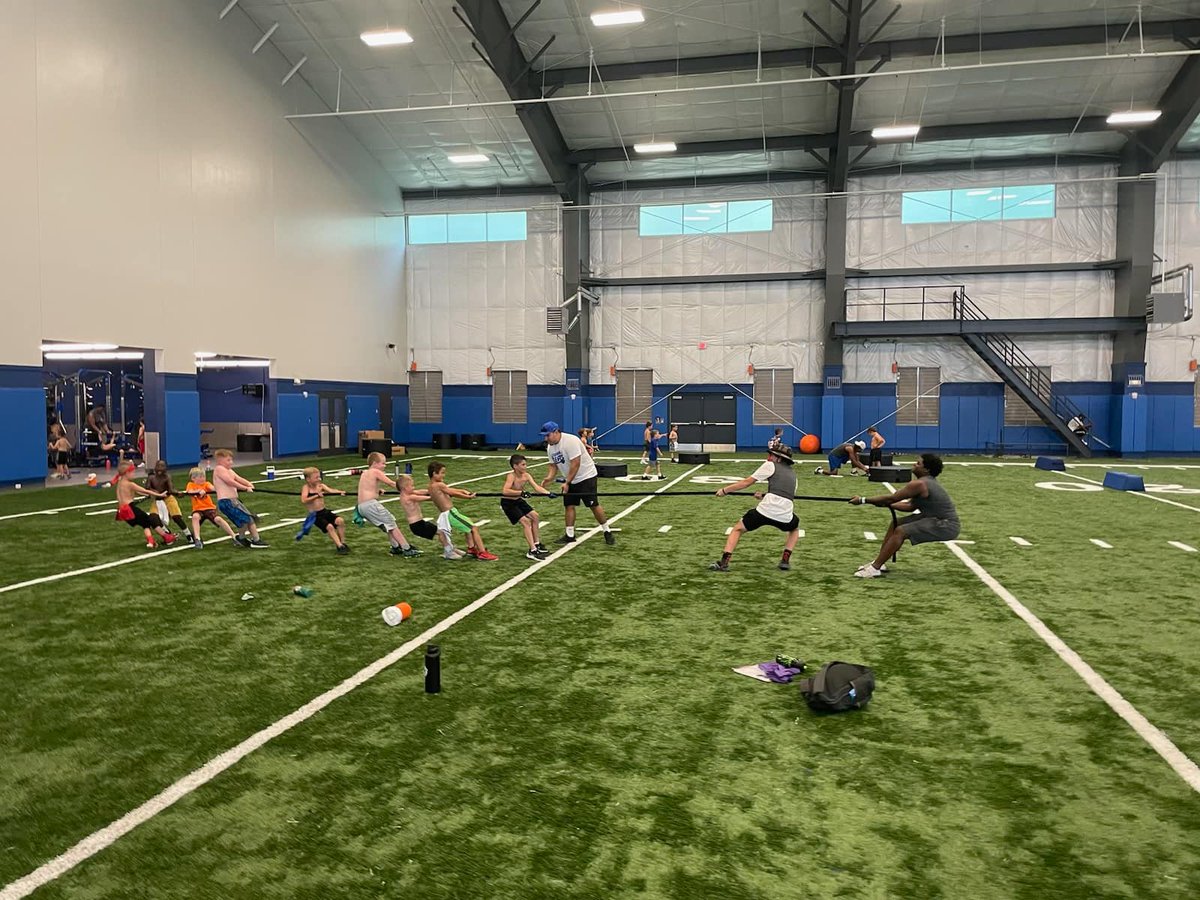 pcssdschools's tweet image. It may been a month ago, but we're still hearing buzz from the 3rd annual Future Bears Youth Football Camp! There were 150 kids from 1st - 7th grade who attended the camp and over 30 high school athletes helped out with the camp. Looks like it was a fun week! #pcssd.proud