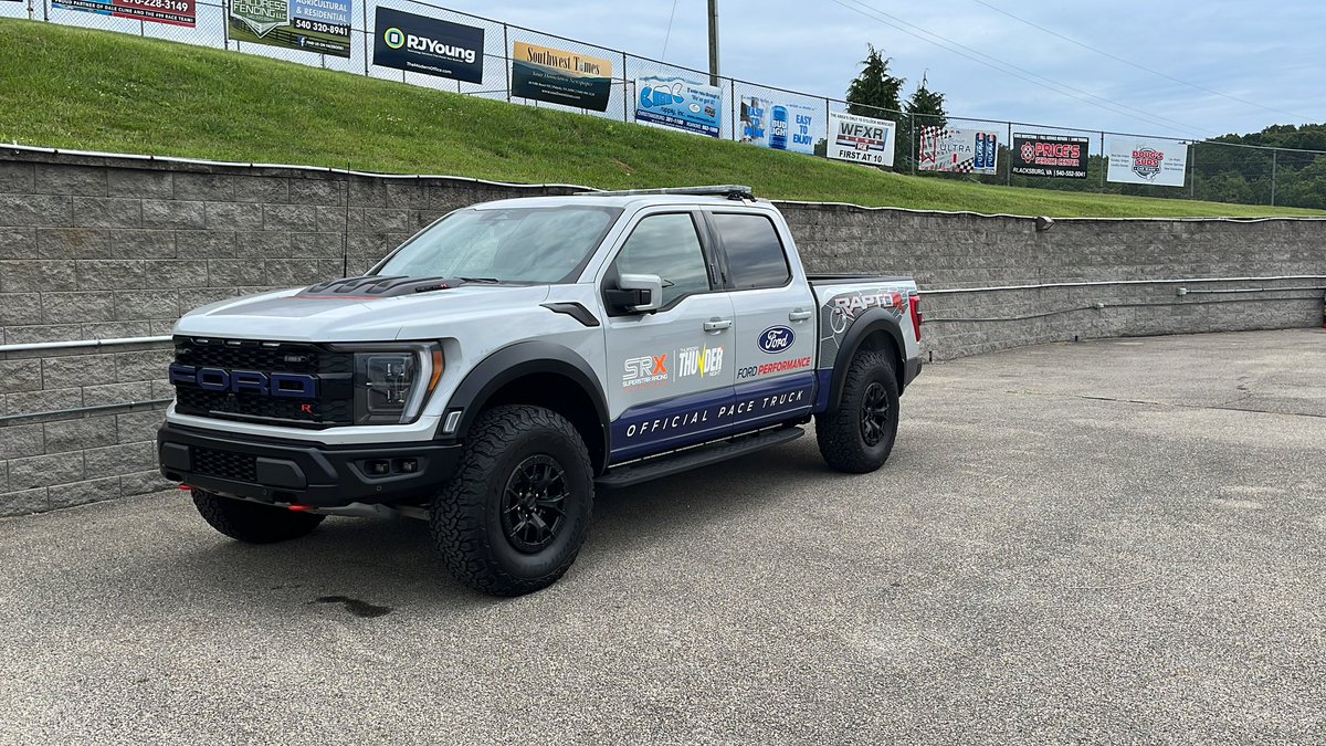motormilesw's tweet photo. @SRXracing It’s fan appreciation night tonight with Racecars rides @ 630. Any chance you guys left the keys? https://t.co/3tHWoiWR2B