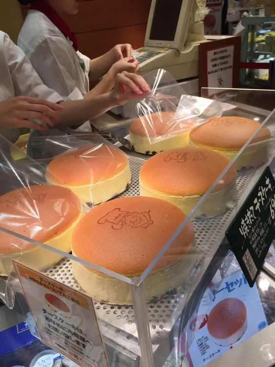daily_dolce's tweet image. Fluffy Japanese cheesecake