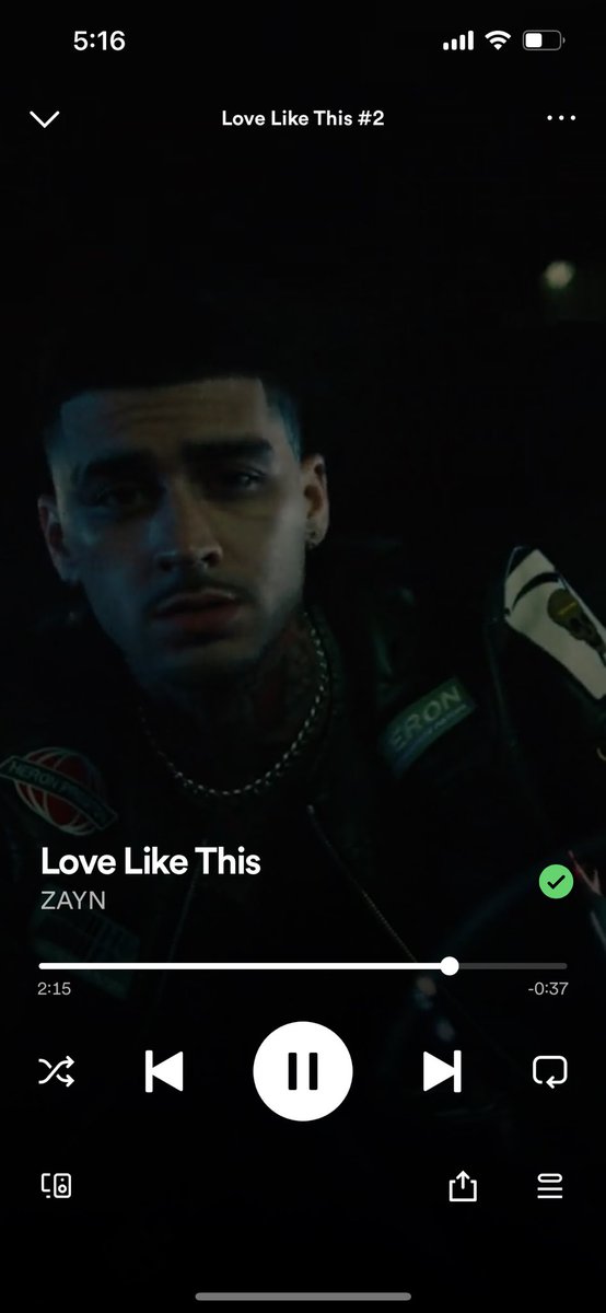zjmxlegend's tweet photo. I’ve been streaming love like this since it came out on Spotify and YouTube on multiple devices and i’d do it all again for zayn n the song💗

I love zayn and it would mean a lot if i won a signed vinyl from him 🙏🏼💖💚
So hi trying my luck @mercuryrecords @zaynmalik #LoveLikeThis https://t.co/llfDIXsbeF