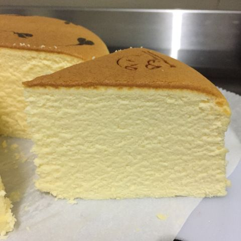 daily_dolce's tweet image. Fluffy Japanese cheesecake