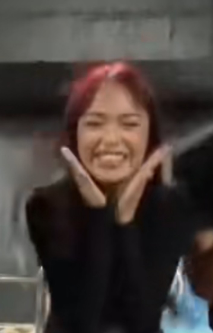 SB19XOXOFan's tweet photo. SANA ANJAN DIN AKO PARA MAG SHARON NG MGA PAGKAIN. BUKOD SA PALIPARAN KONG NOO NEED KO DIN MAG PATABA. 
SA GANDA KONG TO TALBOG LAHAT NG GMA ARTIST  @BonifacioAc   #GMAGala2023 https://t.co/ZGua33LrLK