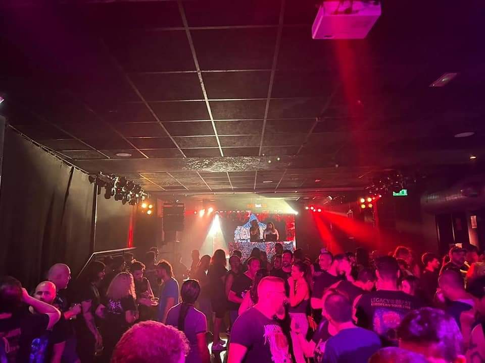 Hellions_HMFC's tweet photo. Seguimos sin palabras después del concierto de Iron Maiden en Murcia, pero queremos aprovechar la calma de estos días para daros las gracias por pasaros por la afterparty del concierto. 
Esperamos seguir contando con vosotros en todo lo que está por venir 🍻 https://t.co/bWzSHVm9bu