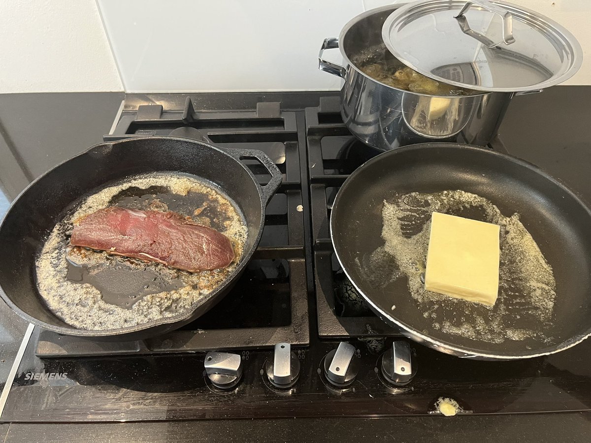 Lasten oksennustauti voi estää mökkireissun ja sade viedä mielekkyyden grillaamisesta.

Ajattelin silti nauttia perunasta, kauriin ulkofileestä ja Heikkilän juustosta.