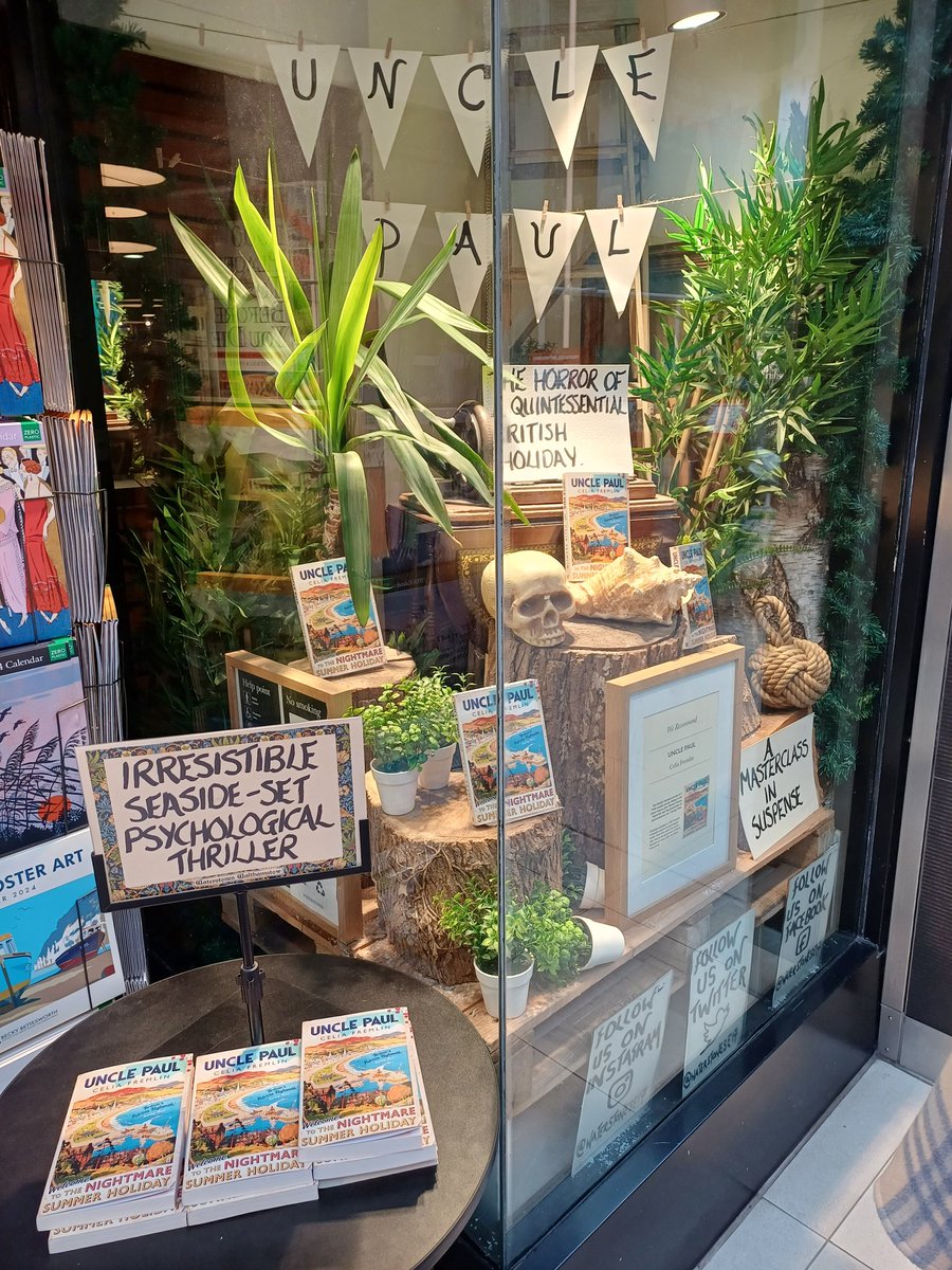 Gorgeous display for a gorgeous book spotted in <a href="/WaterstonesE17/">Walthamstones</a>  <a href="/elgrffths/">Ella Griffiths</a> 💫
