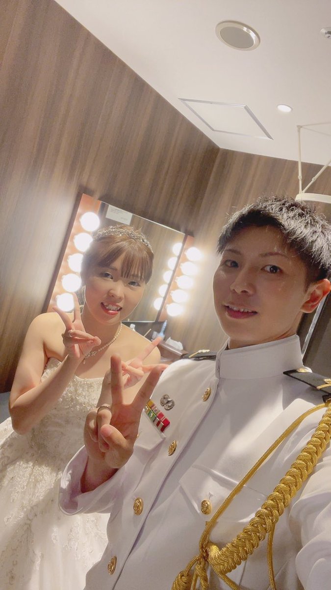 utikado1222's tweet photo. 結婚してすぐ膝の入院で結婚式出来なくて約1年近く経った今日無事結婚式を開くことができました🤵‍♂️
山田先生と吉福先生からのビデオメッセージは見てるこっちが恥ずかしくなりました🫣
また鹿児島帰ったら遊びに行きます🚗 https://t.co/RnsTdmYOb9