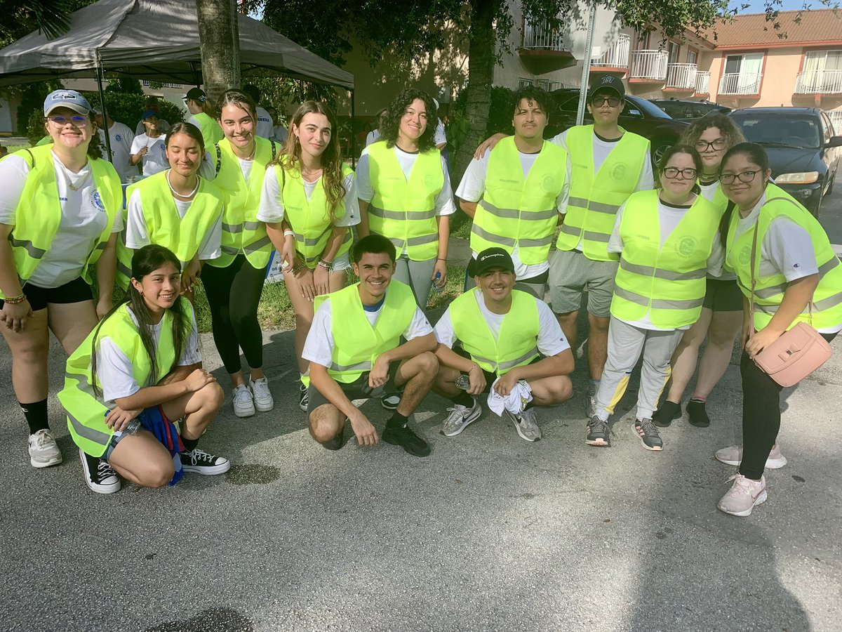 miamidadeswm's tweet photo. With @KMCabreraFL at a #LetsCleanThingsUp event in west Miami-Dade! https://t.co/lVnU7BonZD
