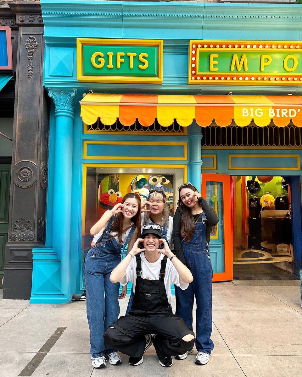 Build’s friend IG update : 

Smile 💙🎢🎡

യ #BuildJakapan #Beyourluve ꕤ  
૮₍ ´˶• ᴥ •˶` ₎ა <a href="/JakeB4rever/">BIU.</a> ♡