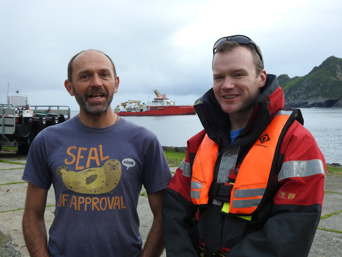 It was with great excitement that we welcomed the #sirdavidattenborough to Hirta for the first time yesterday! It was a chance for the crew to visit and to catch up with @derrenfox from @RSPB ; currently studying Leach's storm petrels @NTS <a href="/stkildaclub/">St Kilda Club</a> <a href="/BAS_News/">British Antarctic Survey 🐧</a>